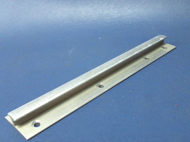 1200524-1 Cessna - RAIL-SEAT LH INBOARD