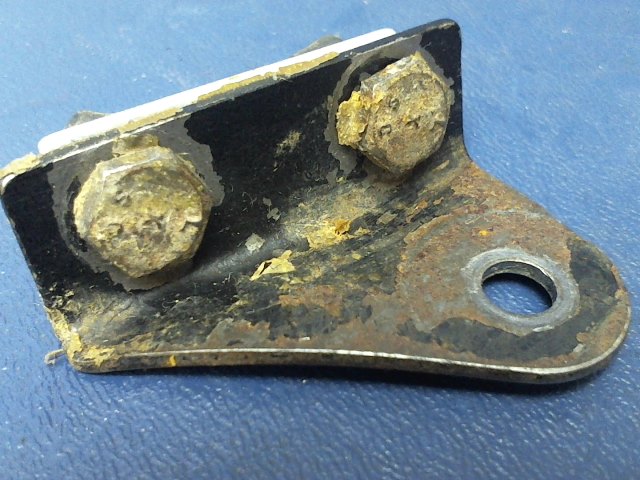 0511301-176 Cessna - FITTING-SEAT BELT INBOARD RH OUTBOARD LH