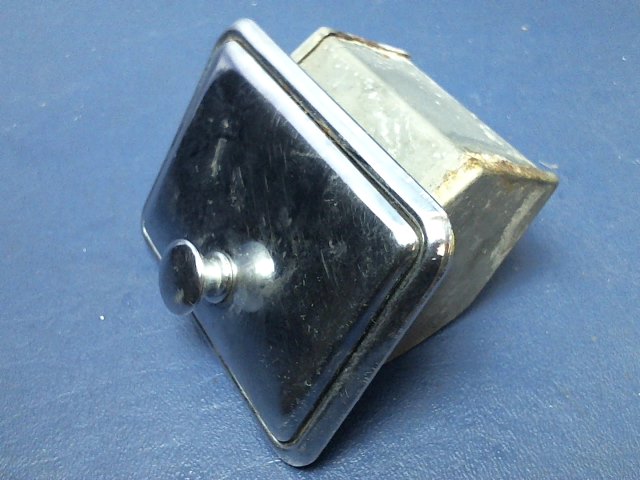 0411030-5 Cessna - RETAINER-ASH RECEIVER