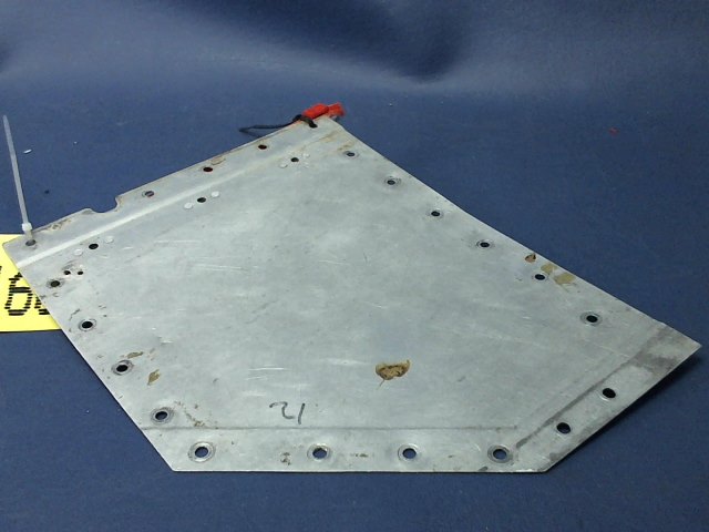 1210407-8 Cessna - FLOORBOARD-FORWARD RH