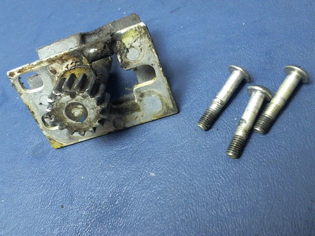 0711694-16 Cessna - CLUTCH -RH DOORPOST