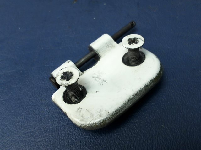 0711037-19 Cessna - HINGE-STATIONARY LOWER LH