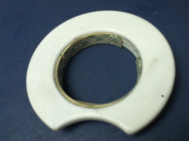 0415023-3 Cessna - ESCUTCHEON LH