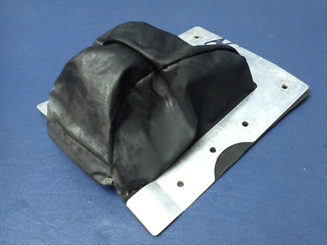 0822001-3 Cessna - HINGE COVER