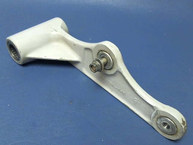0841104-3 Cessna - BELLCRANK ASSEMBLY LH-ROCKER ARM