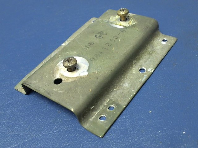 0811250-96 Cessna - BRACKET-RELAY MOUNT