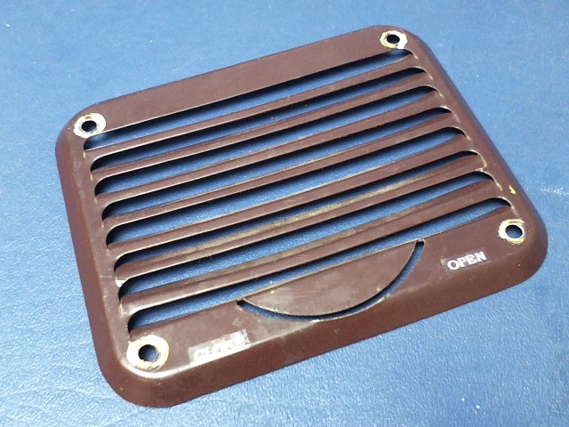 0813739-8 Cessna - GRILL -RH
