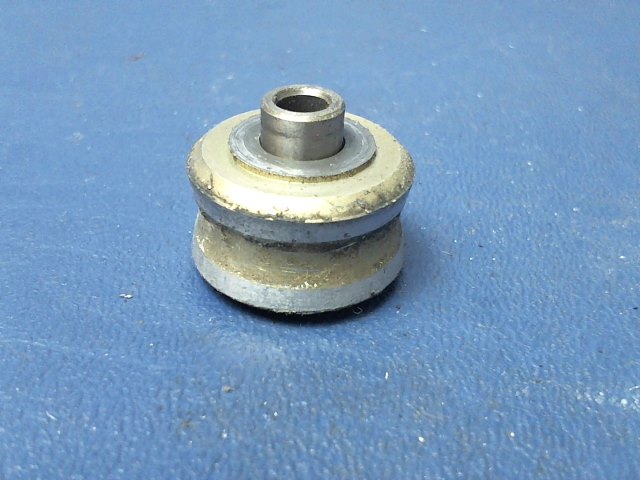 0311310 Cessna - ROLLER SEAT
