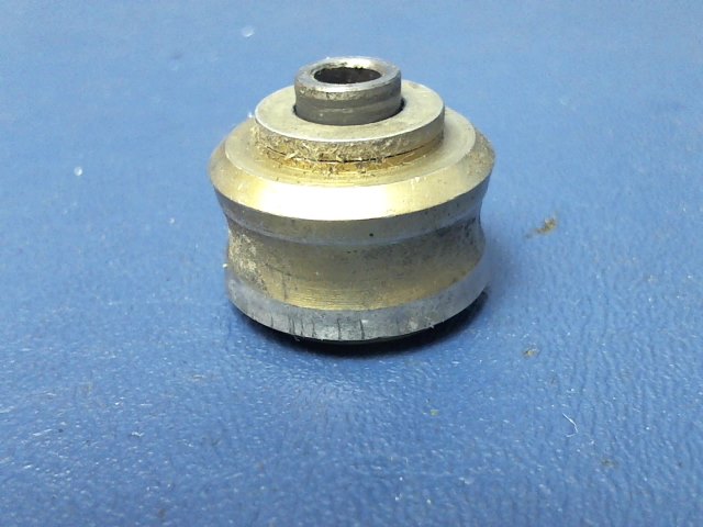 0311310 Cessna - ROLLER SEAT