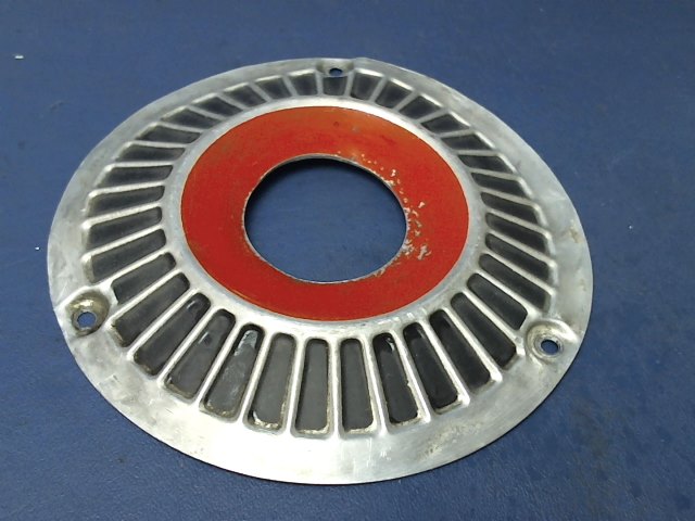 0743627-2 Cessna - HUB CAP-NOSE GEAR
