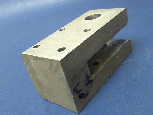 0411129 Cessna - BLOCK-FUSELAGE SPAR BEARING FWD