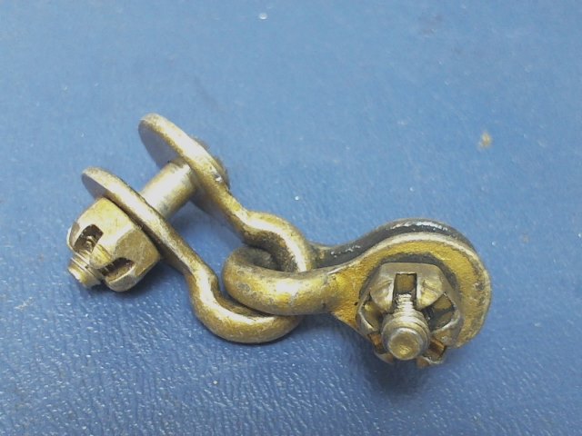 AN115-21 Cessna - SHACKLE (Two piece)