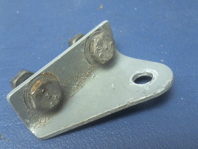 0510205-4 Cessna - BRACKET-SAFETY BELT ATTACHMENT RH OUTBD or LH INBD