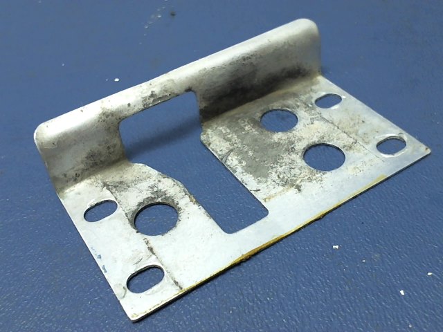 0711695-8 Cessna - COVER-RH DOOR CLUTCH