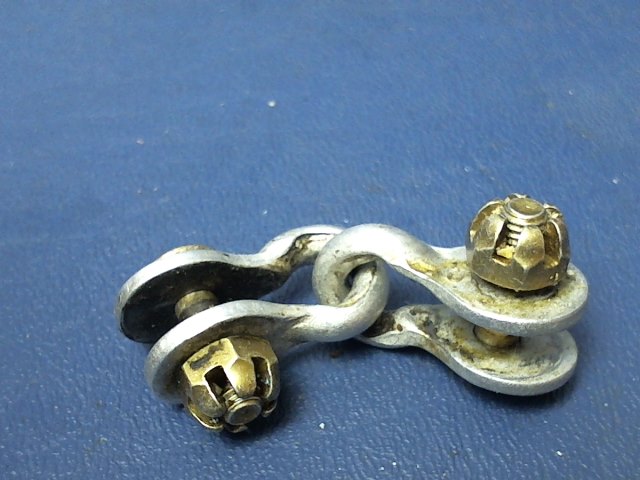 AN115-21 Cessna - SHACKLE (Two piece)