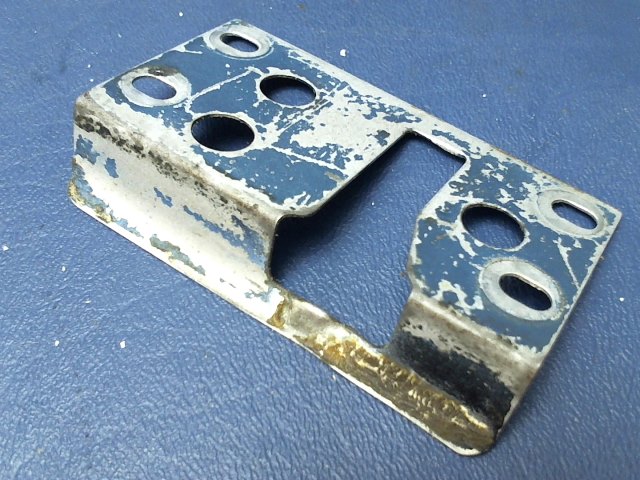 0711695-7 Cessna - COVER-LH DOOR CLUTCH