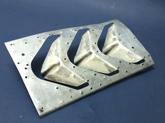 0752608-2 Cessna - LOUVER-RH