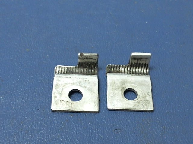 0450036-1 Cessna - CLAMP-HALF (2)