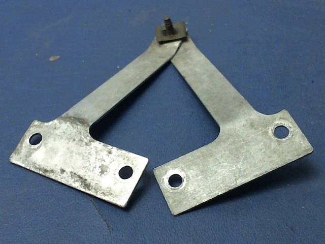 NPN Cessna - FUEL STRAINER BRACKET