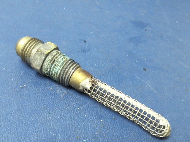 0422130 Cessna - STRAINER -FUEL TANK (FINGER)