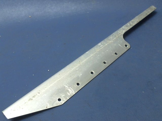 0413401-1 Cessna - BRACKET BATTERY BOX
