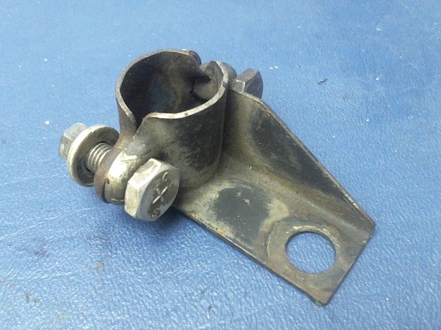 0456002-1 Cessna - BRACKET Fuel Sump Control