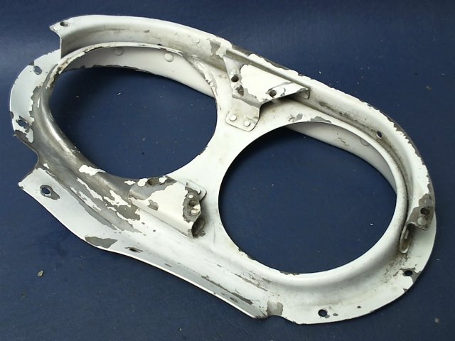 0452009-11 Cessna - SUPPORT USED WITH DUAL LANDING LIGHT PROVISIONS (bent see details)