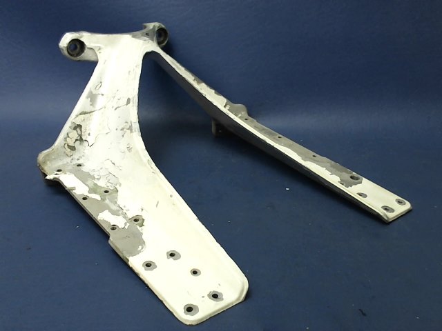 0543016-1 Cessna - FITTING-NOSE GEAR LWR