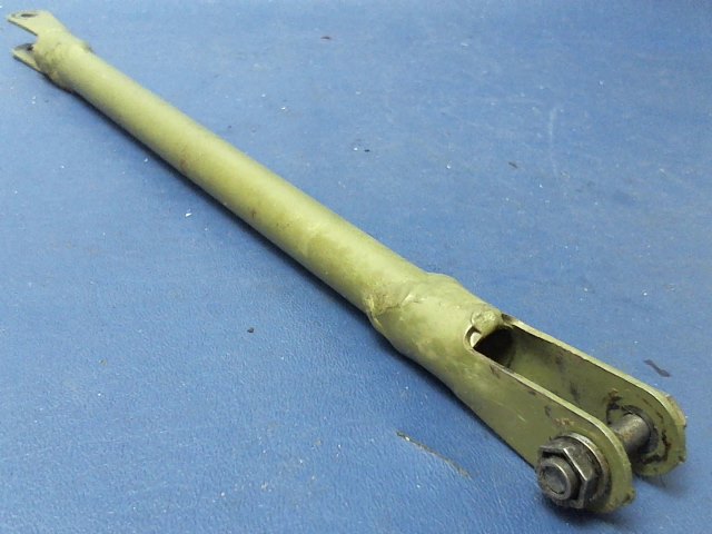 0510161-12 Cessna - TUBE-BELLCRANK TO CONTROL TEE