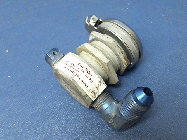 C166006-0104 Cessna - VALVE OUTLET ASSEMBLY - OXYGEN :USE C166006-0104