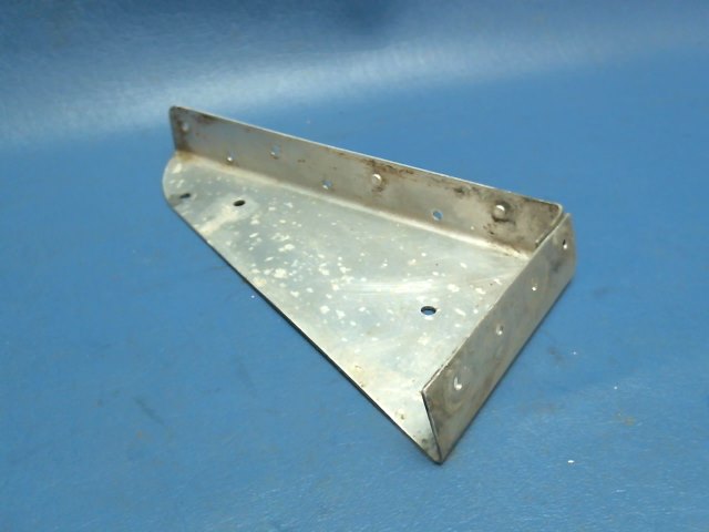 0413581-7 Cessna - SUPPORT BRACE-TRAY BATTERY INBOARD