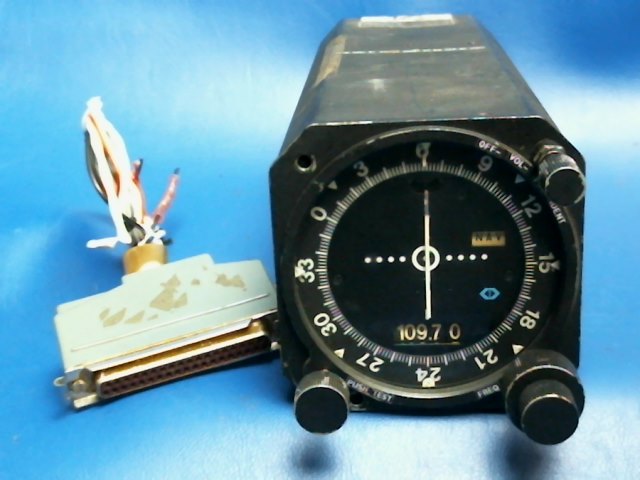 NAV 121 TSO Narco - NAV-121 VOR/LOC Indicator / NAV Receiver TSO