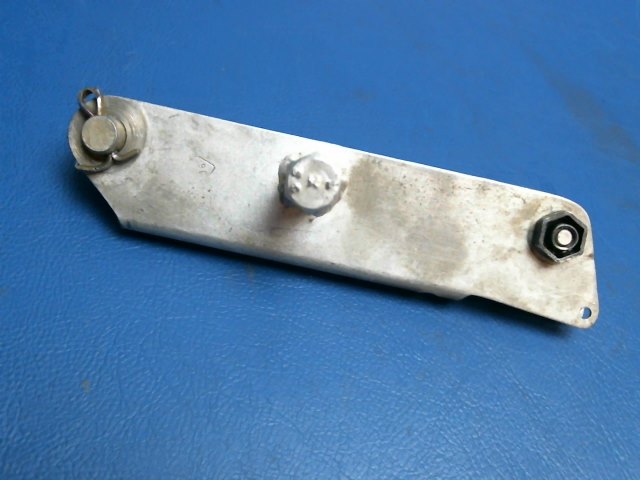 0713070-9 Cessna - Bellcrank PARKING BRAKE