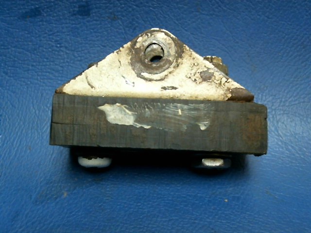 67091-00 Piper - BRACKET - Main gear door