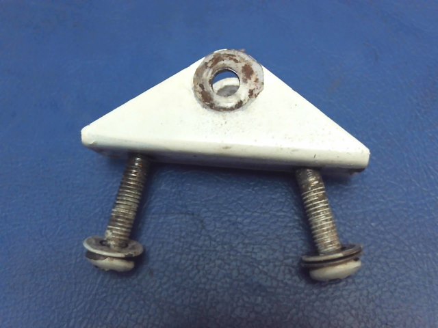 67091-00 Piper - BRACKET - Main gear door RH