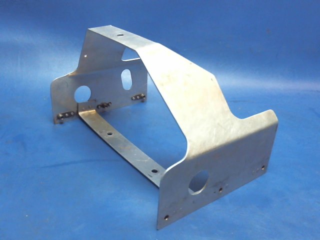 2413017-1 Cessna - BRACKET