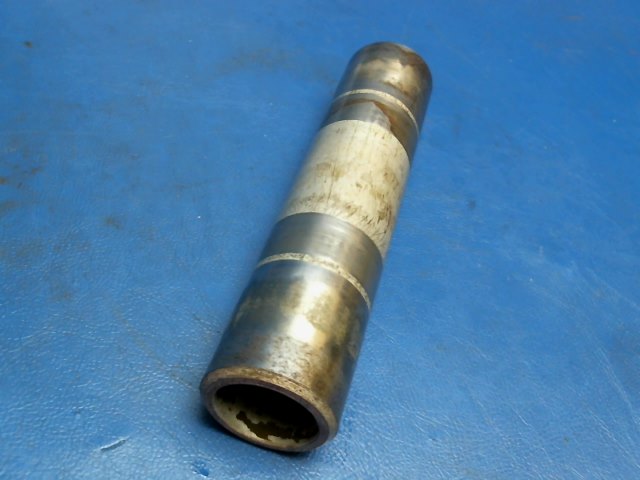 0442142-1 Cessna - TUBE AXLE