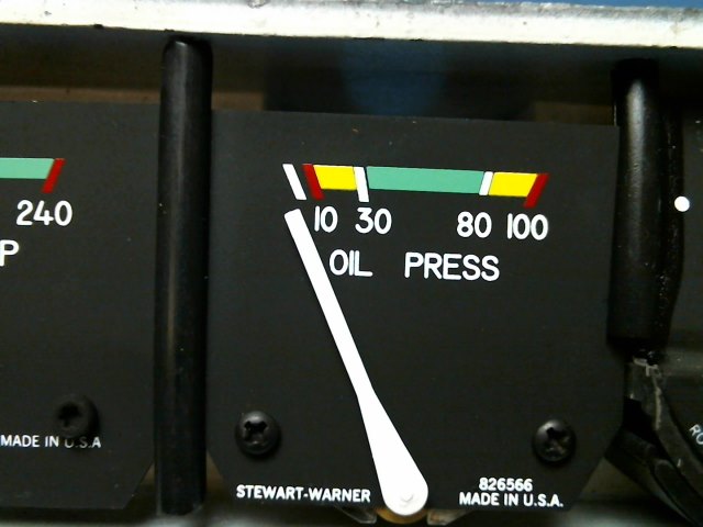 826566 Stewart Warner - GAUGE - OIL PRESSURE