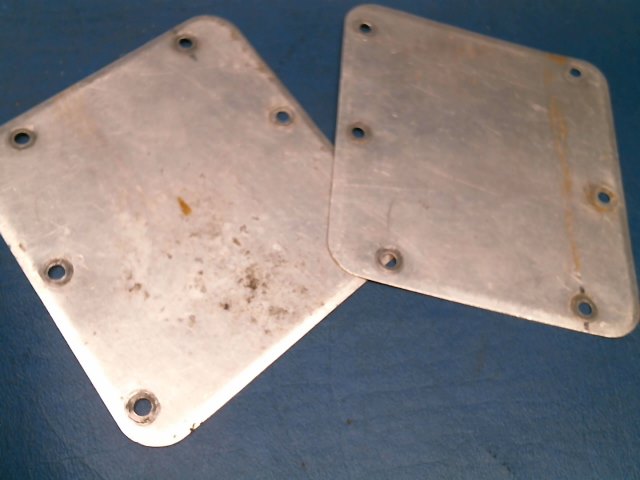 0713173-5 Cessna - PLATE-ACCESS LH RH Over Gear