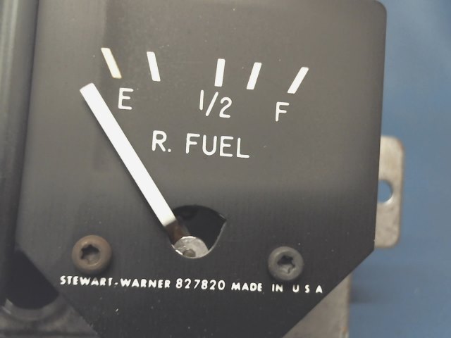 827820 Stewart Warner - GAGE-FUEL RH