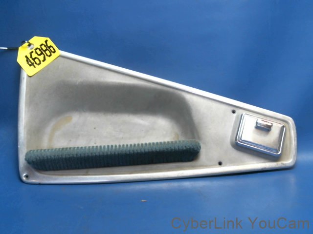 68484-00 Piper - PAN - Armrest w/Pad &amp; Ash Tray