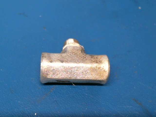 588 469 Piper - Tee - Oil Line