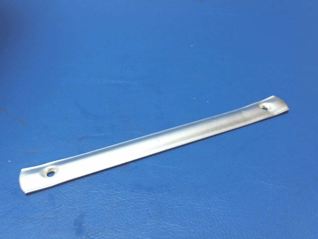 63142-29 Piper - TRIM STRIP - Cargo door middle