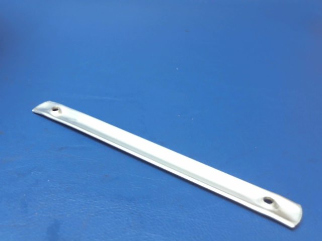 63142-28 Piper - TRIM STRIP - Cargo door lower
