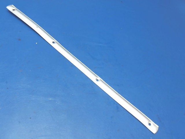 63142-30 Piper - TRIM STRIP - Cargo door upper