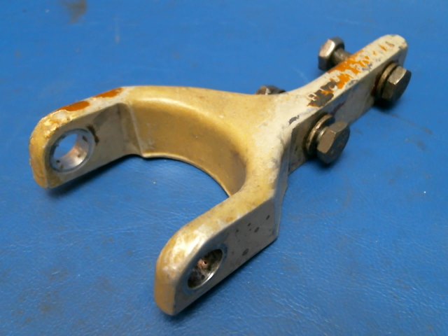 1743024-1 Cessna - FORK SHIMMY DAMPENER SUPPORT