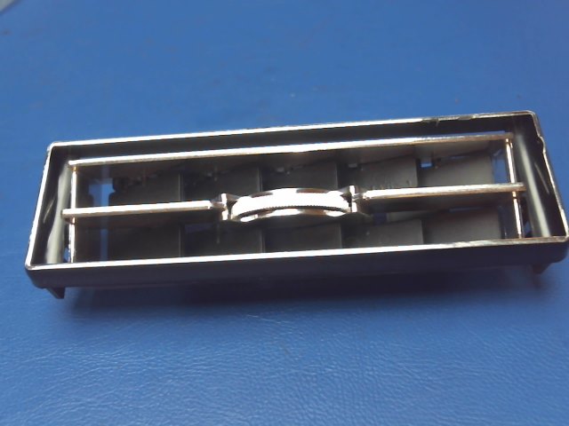 NPN Piper - Louver &amp; Frame (One tab broken)