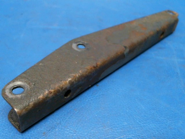 37511-35 Piper - CHANNEL - COWL FLAP ACTUATION
