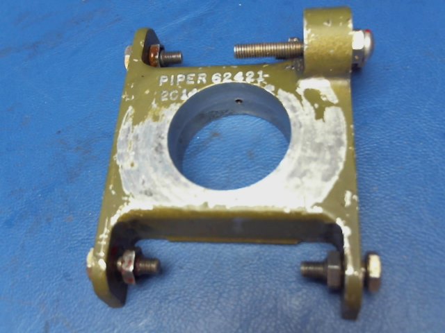 62421 00 Piper - FITTING - Flap torque tube left