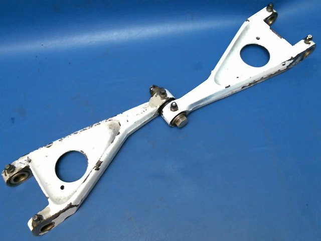 5041114-2 Cessna - LINK ASSY RH (damage see details)
